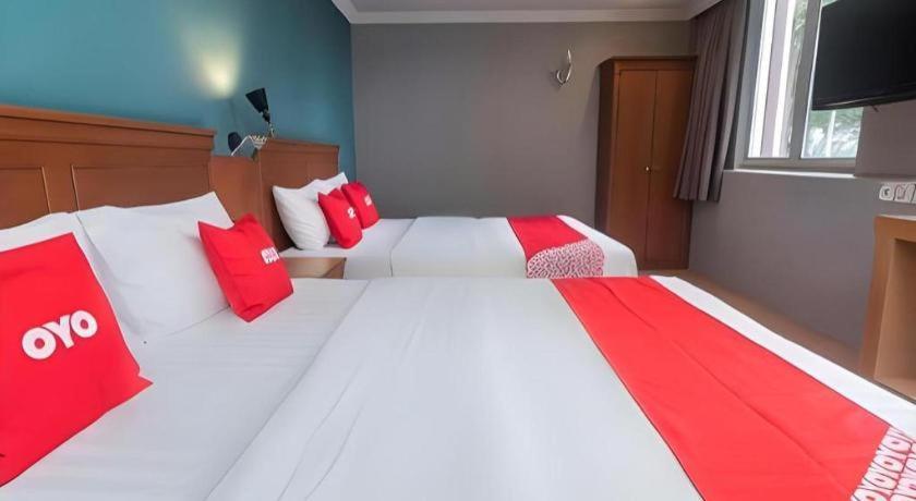 River Park Hotel Sibu Exteriör bild